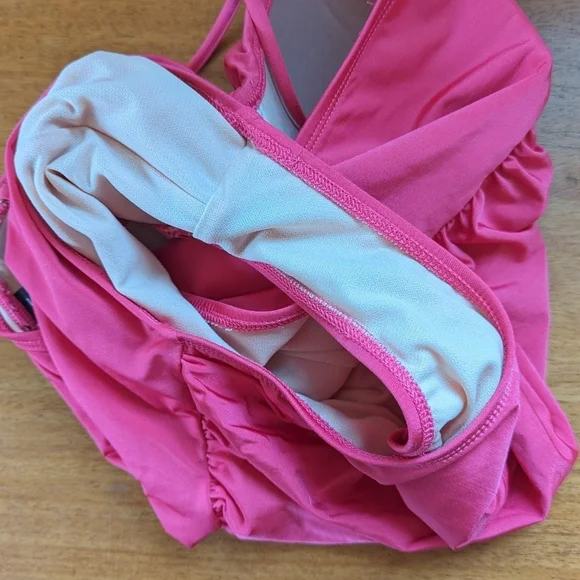 La‎ Blanca Ruched One Piece Swimsuit - Picture 6 of 9